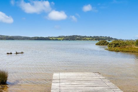 Photo of property in 31 Sandpiper Avenue, Point Wells, 0986