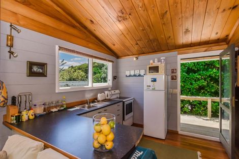 Photo of property in 36 William Street, Waikanae Beach, Waikanae, 5036