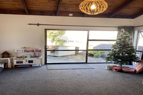 Photo of property in 68 Bruce Mclaren Road, Henderson, Auckland, 0612