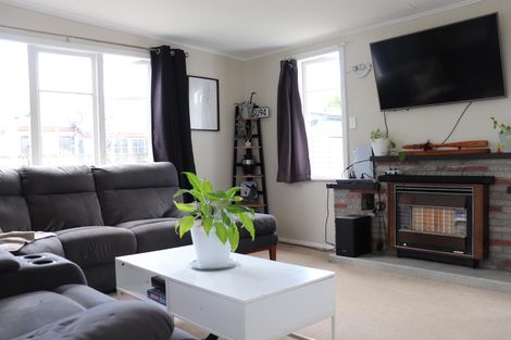 Photo of property in 5 Oak Avenue, Nawton, Hamilton, 3200