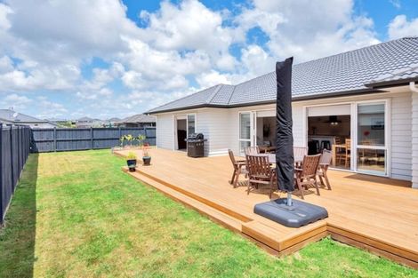 Photo of property in 3 Kuawa Drive, Kumeu, 0810