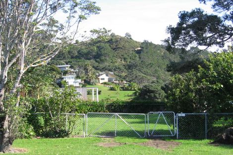 Photo of property in 2 Hahei Beach Road, Hahei, Whitianga, 3591
