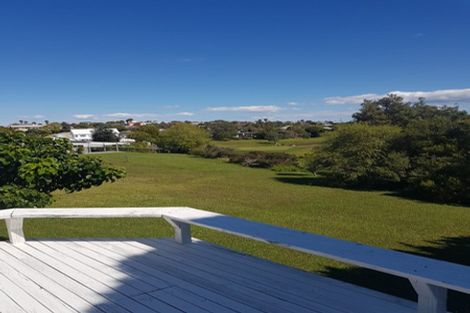 Photo of property in 25b Shakespear Road, Army Bay, Whangaparaoa, 0930