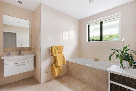 Photo of property in 20 Holyoake Terrace, Omokoroa, 3114