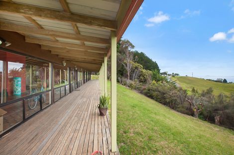 Photo of property in 21 Spicer Road, Cable Bay, 0420