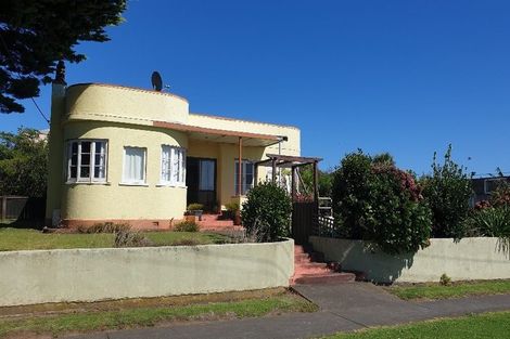 Photo of property in 32 Leicester Street, Patea, 4520