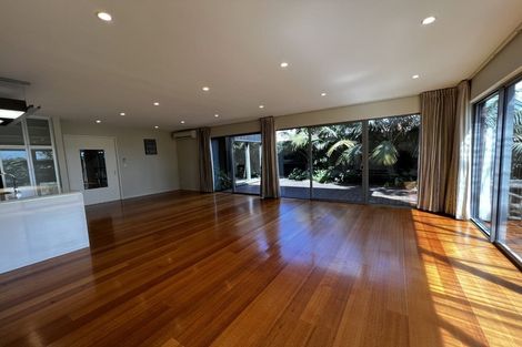 Photo of property in 17 Korau Road, Greenlane, Auckland, 1051