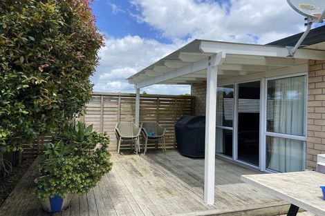 Photo of property in 118 Lakeside Drive, Orewa, 0931