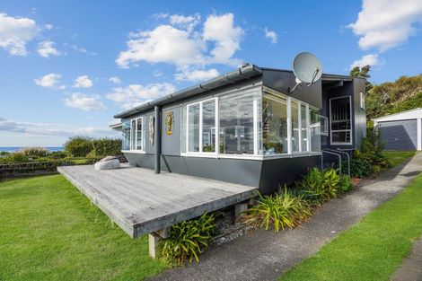 Photo of property in 3428 Pourerere Beach Road, Pourerere, Omakere, 4271