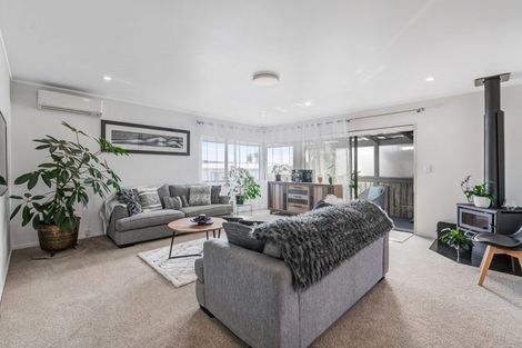 Photo of property in 2/12 Sundown Avenue, Manly, Whangaparaoa, 0930