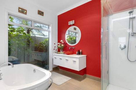 Photo of property in 25 Magnolia Rise, Waipahihi, Taupo, 3330