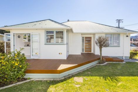 Photo of property in 30a Ranfurly Street, Trentham, Upper Hutt, 5018