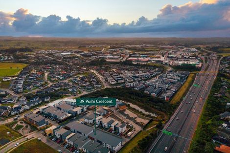 Photo of property in 39 Puihi Crescent, Massey, 0614