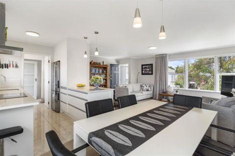 Photo of property in 2/34a Sunnynook Road, Sunnynook, Auckland, 0620