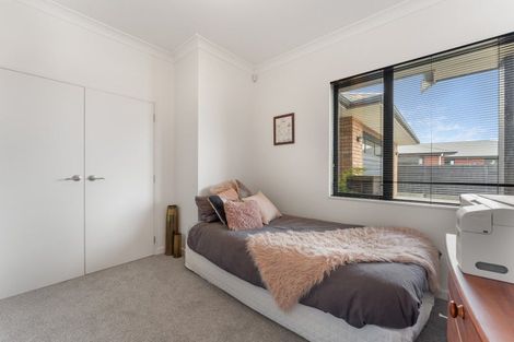 Photo of property in 5 Crabapple Close, Milson, Palmerston North, 4414