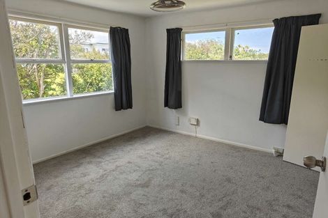 Photo of property in 33 Howard Road, Northcote, Auckland, 0627