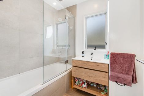 Photo of property in 20 Spargo Road, Massey, Auckland, 0614