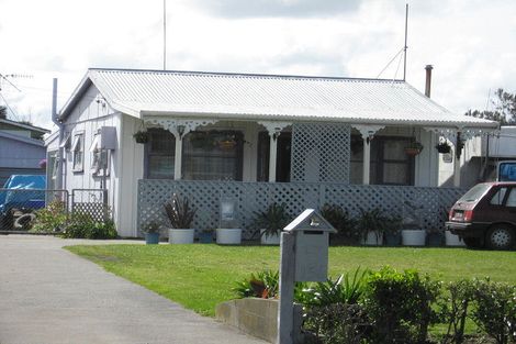 Photo of property in 156 Cornfoot Street, Castlecliff, Whanganui, 4501
