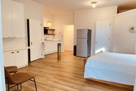 Photo of property in 35 Victory Street, Welcome Bay, Tauranga, 3112