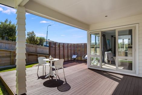 Photo of property in 4 Kaweka Close, Aotea, Porirua, 5024