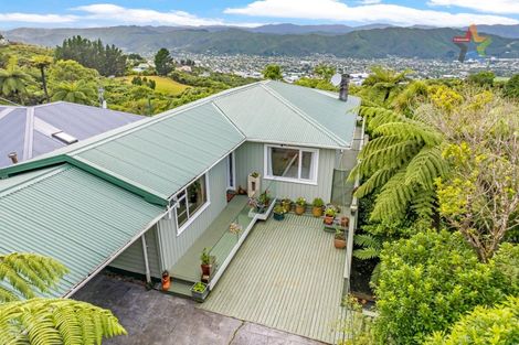 Photo of property in 176 Normandale Road, Normandale, Lower Hutt, 5010