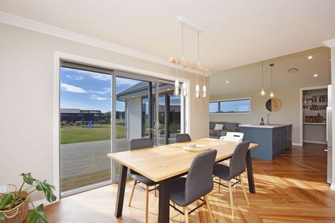 Photo of property in 15 Court Of Ascot, Seaward Bush, Invercargill, 9812