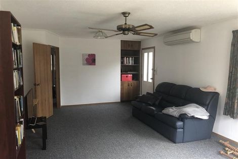 Photo of property in 2 Bogle Grove, Stokes Valley, Lower Hutt, 5019