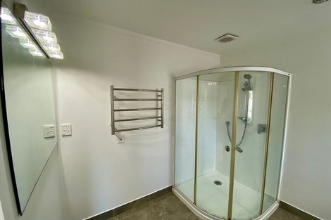 Photo of property in 318 Sturges Road, Henderson Valley, Auckland, 0612