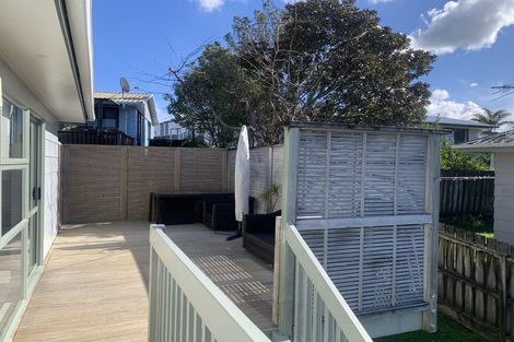 Photo of property in 2/34 Elizabeth Drive, West Harbour, Auckland, 0618