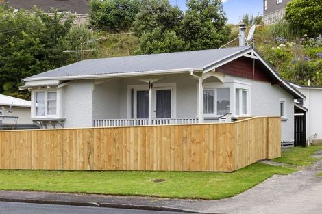 Photo of property in 110a Cook Street, Marfell, New Plymouth, 4310