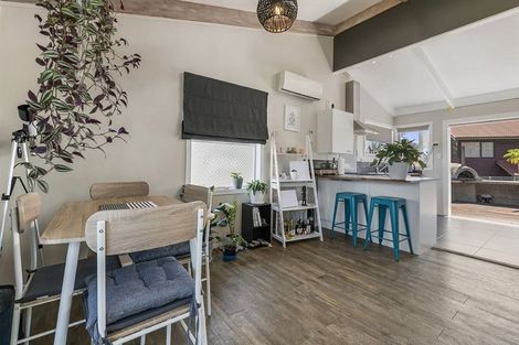 Photo of property in 6a Tiri Road, Manly, Whangaparaoa, 0930