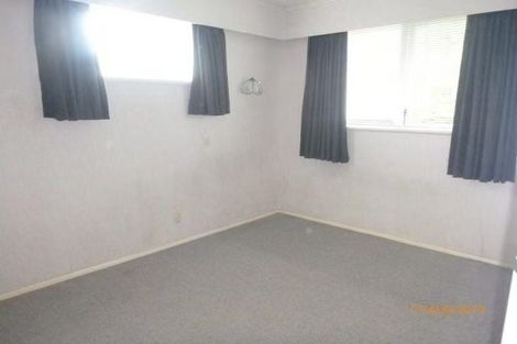 Photo of property in 2 Nielsen Place, Massey, Auckland, 0614