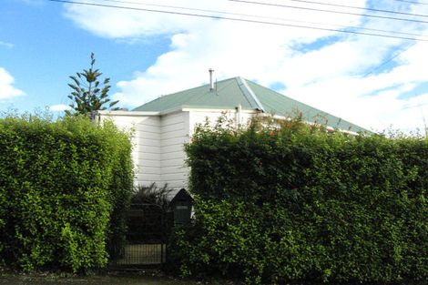 Photo of property in 2 Marion Street, Macandrew Bay, Dunedin, 9014