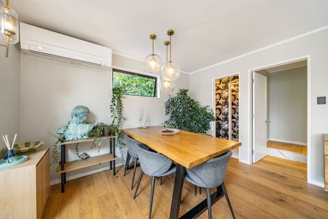 Photo of property in 33 Oak Avenue, Paremata, Porirua, 5024