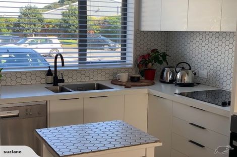 Photo of property in 2/2 Stone Street, Miramar, Wellington, 6022