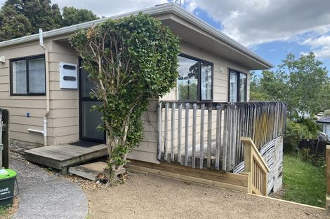 Photo of property in 18 Malmo Place, Massey, Auckland, 0614