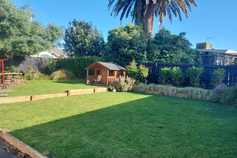 Photo of property in 5 Keats Place, Blockhouse Bay, Auckland, 0600