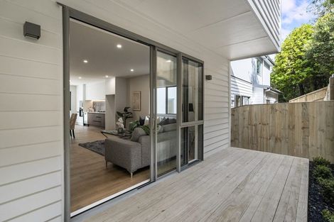 Photo of property in 1/15d Verran Road, Birkenhead, Auckland, 0626