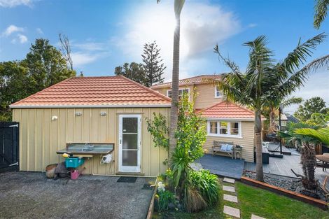 Photo of property in 113 Carlisle Road, Torbay, Auckland, 0632