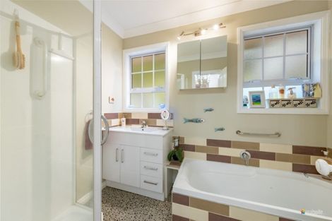 Photo of property in 68d Chatsworth Road, Silverstream, Upper Hutt, 5019