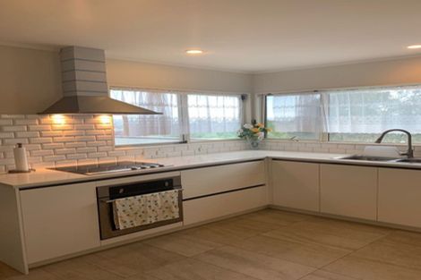 Photo of property in 15 Vermeer Place, West Harbour, Auckland, 0618