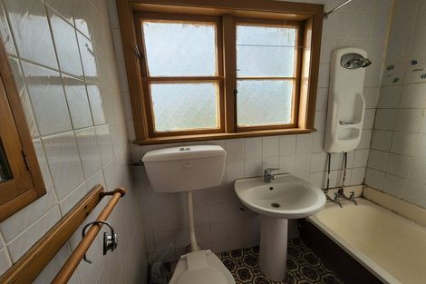 Photo of property in 51 Durham Crescent, Fairfield, Lower Hutt, 5011