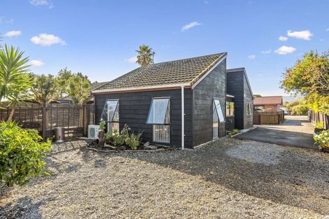 Photo of property in 18 Wood Leigh, Paraparaumu Beach, Paraparaumu, 5032