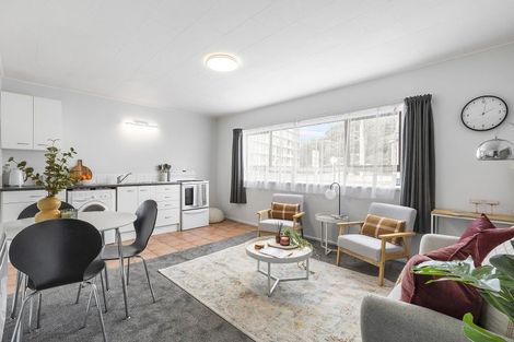 Photo of property in 3/52 Russell Terrace, Berhampore, Wellington, 6023