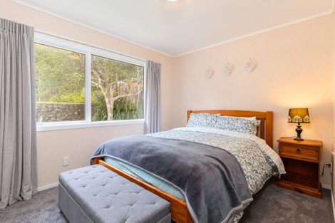 Photo of property in 18 Greyfriars Crescent, Tawa, Wellington, 5028