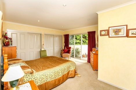 Photo of property in 1 Orlando Close, Frankleigh Park, New Plymouth, 4310