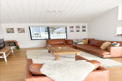 Photo of property in 4 Beach Road, Manly, Whangaparaoa, 0930