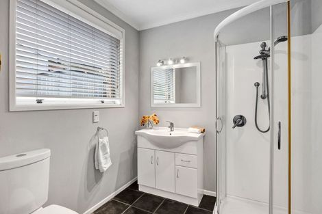 Photo of property in 2/6 Hood Place, Spotswood, New Plymouth, 4310