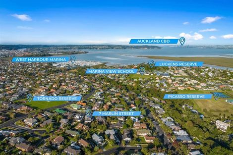 Photo of property in 7 Marlin Street, West Harbour, Auckland, 0618