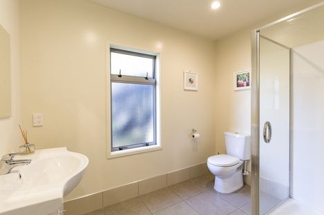 Photo of property in 27a Fyvie Avenue, Tawa, Wellington, 5028